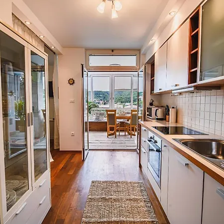 Sofia * 波尔托罗